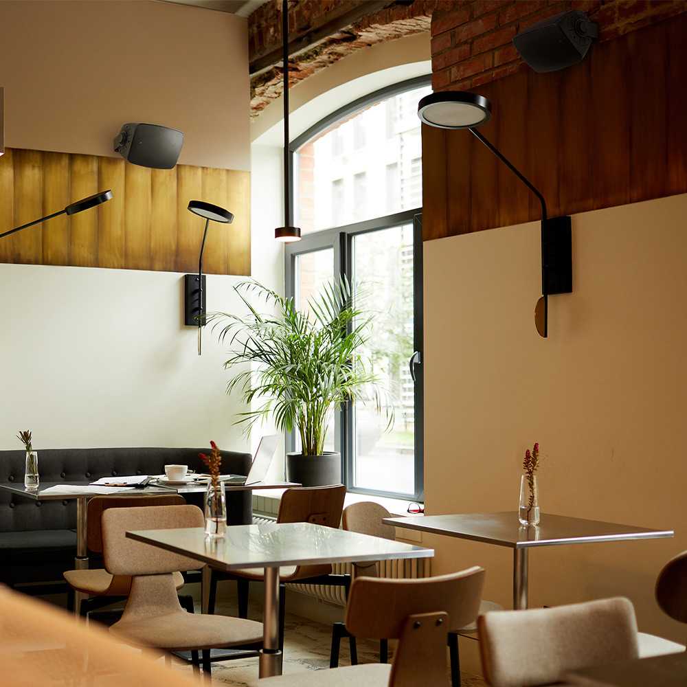 A_SP4T_Black_Restaurant.webp